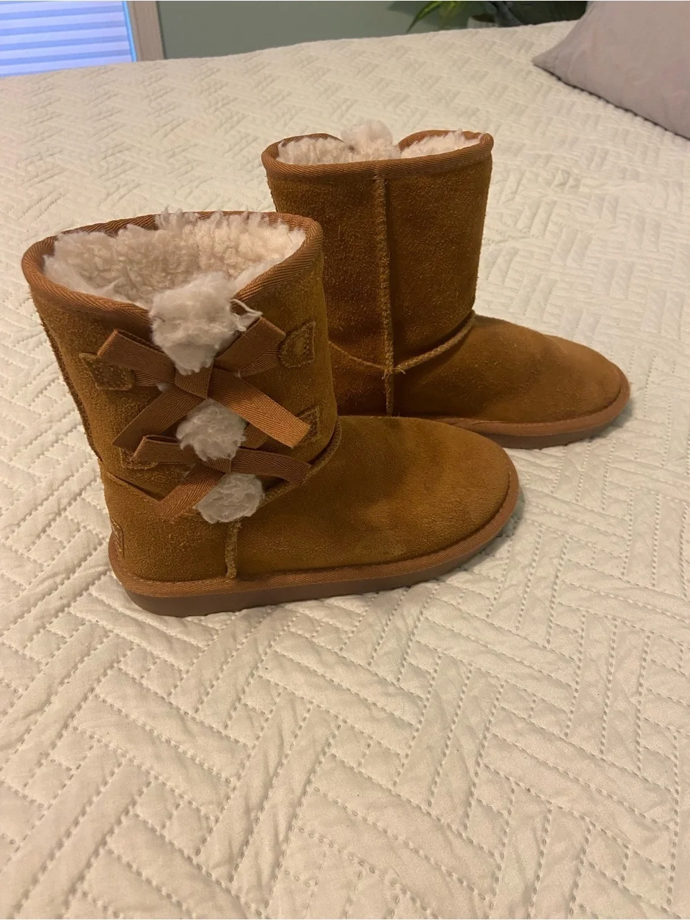 Koolaburra Kids Victoria Short Bow Boots
